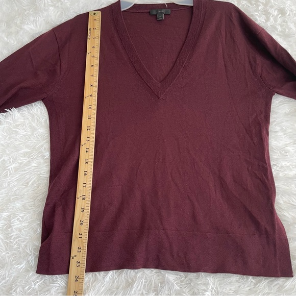 J.Crew Merino Wool Lightweight V-Neck Sweater Women’s Medium Burgundy - Picture 7 of 7